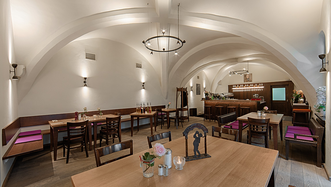 Restaurant und Weinbar SANTA in Rosenheim das Gasthaus am MaxJosefsplatz